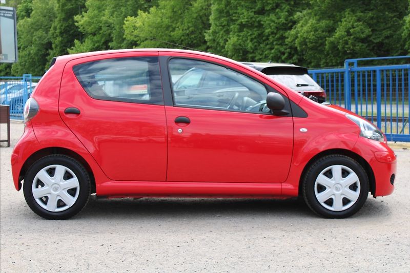Toyota Aygo 1,0 VVT-i  NOVÉ V ČR - fotka 4 z 23