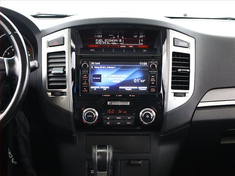Mitsubishi Pajero (2015) 3.2 DI-D - fotka 10 z 18