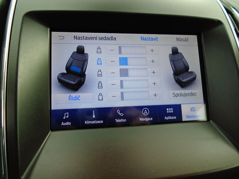 Ford Galaxy 2.5 Durarec FHEV Vignale 7míst - fotka 30 z 46
