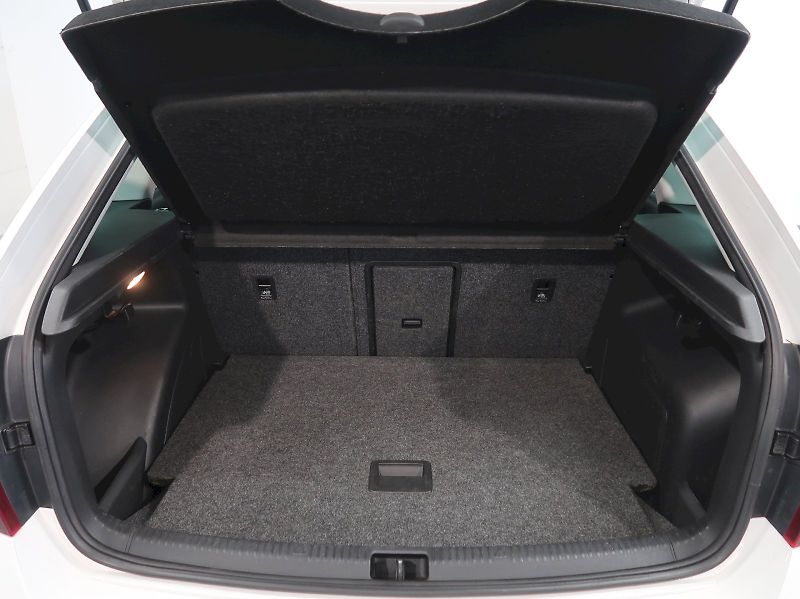Škoda Rapid (2015) AMBITION 1.2TSI 77KW PANORAMA - fotka 26 z 28