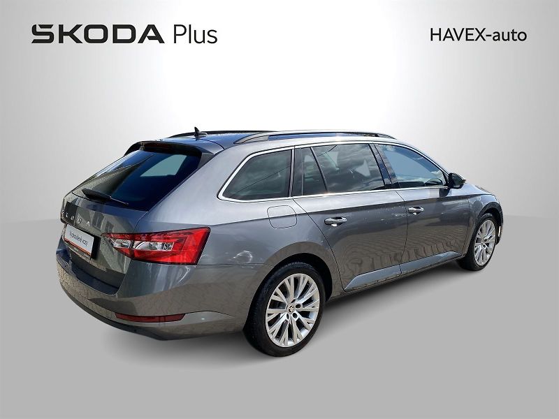 Škoda Superb (2022) Combi 2.0 TDI DSG Ambition - fotka 2 z 32