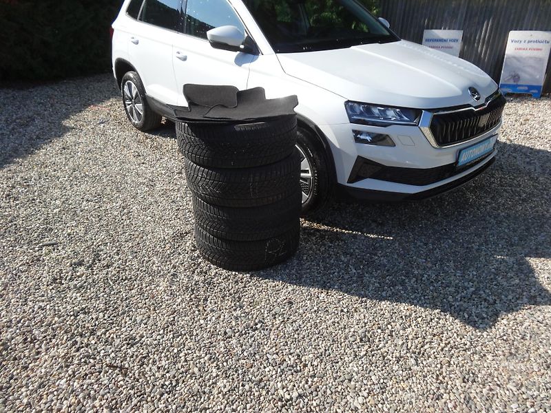 Škoda Karoq 1.5TSi DSG taž.zař. Plná nádrž - fotka 4 z 50
