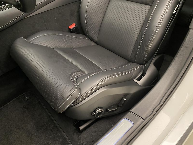 Volvo V90 T8 AWD RECHARGE DARK ULTRA CZ - fotka 25 z 69