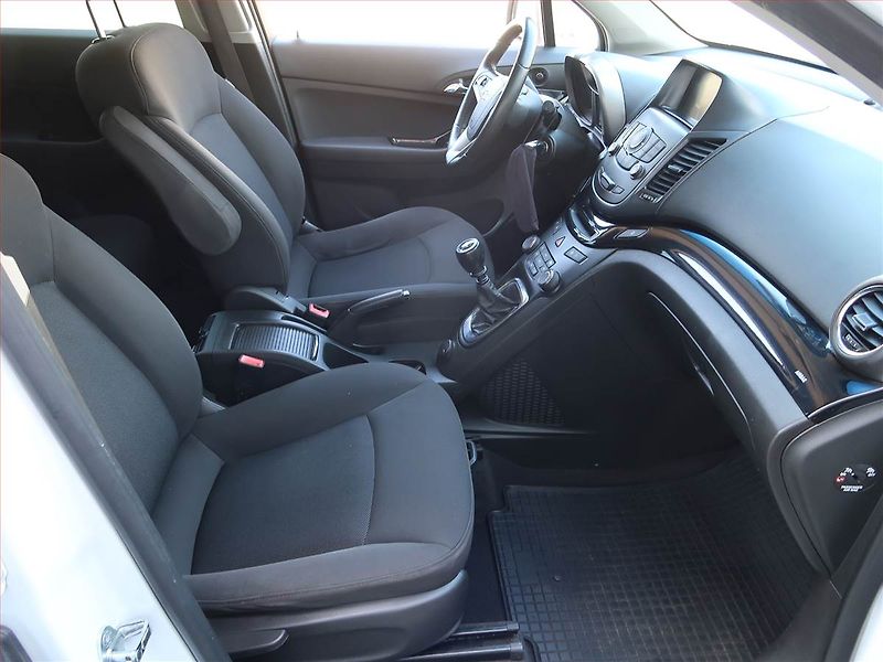 Chevrolet Orlando (2013) 2.0 VCDi, Tempomat - fotka 9 z 22