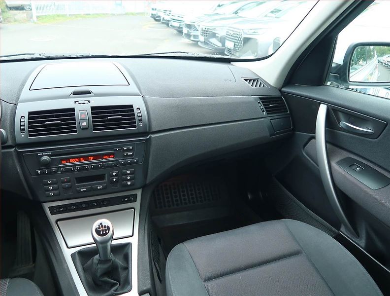 BMW X3 (2006) 2.0d, 4X4, Xenony - fotka 8 z 15