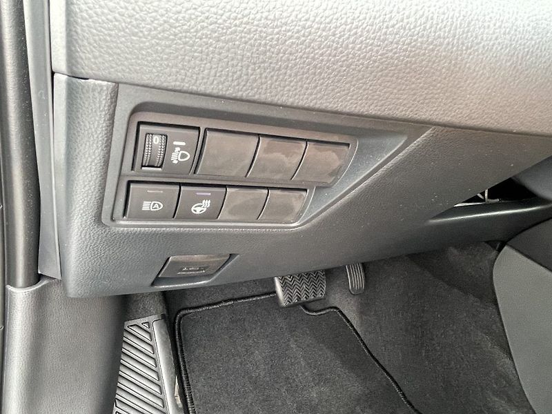 Toyota Yaris 1.5 Hybrid Style ODBĚR IHNED - fotka 27 z 27