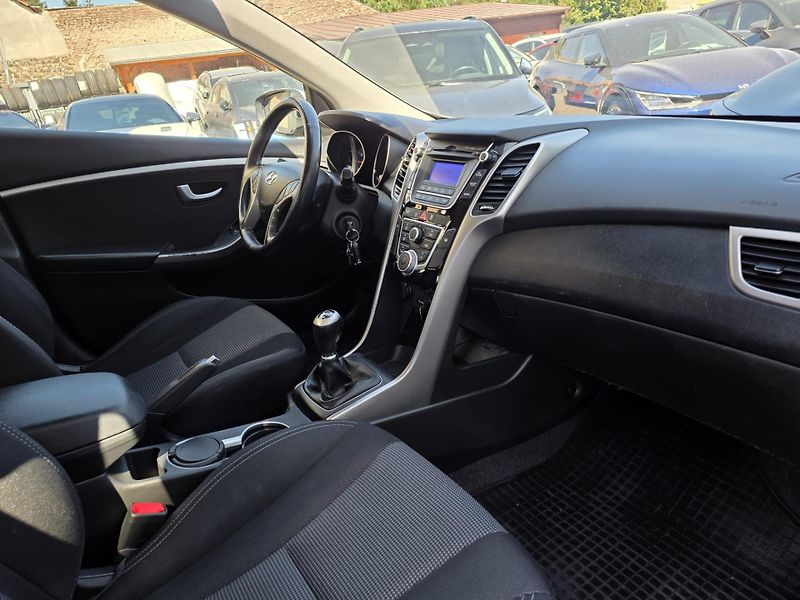 Hyundai i30 (2013) 1.4-1.maj.-LPG-TAŽNÉ-KLIMA - fotka 16 z 24