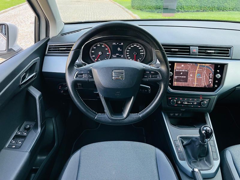 Seat Arona 1.0TSI 85KW 1.MAJITEL SENZORY  - fotka 25 z 46