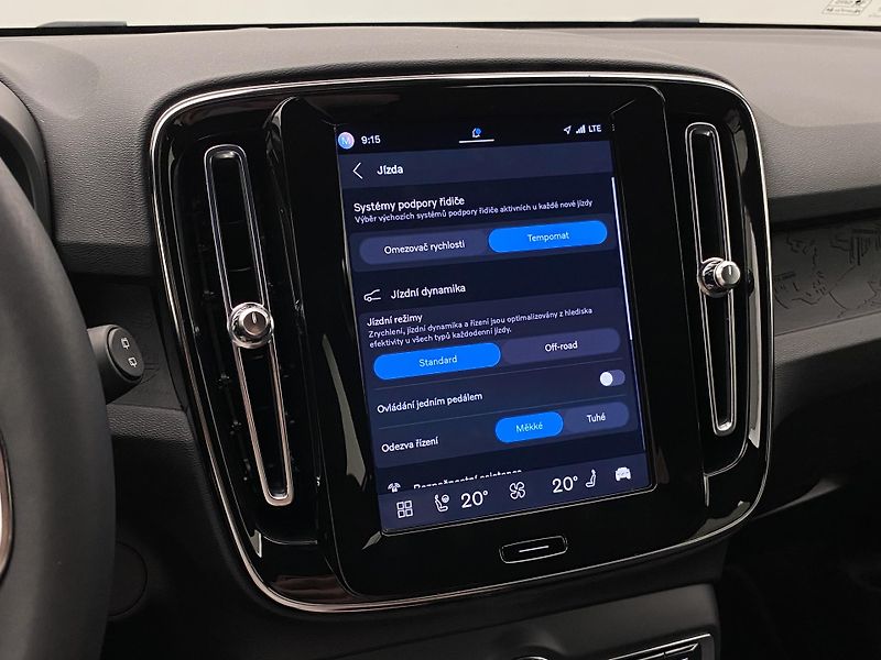 Volvo XC40 PURE ELECTRIC RECHARGE CORE  - fotka 45 z 55
