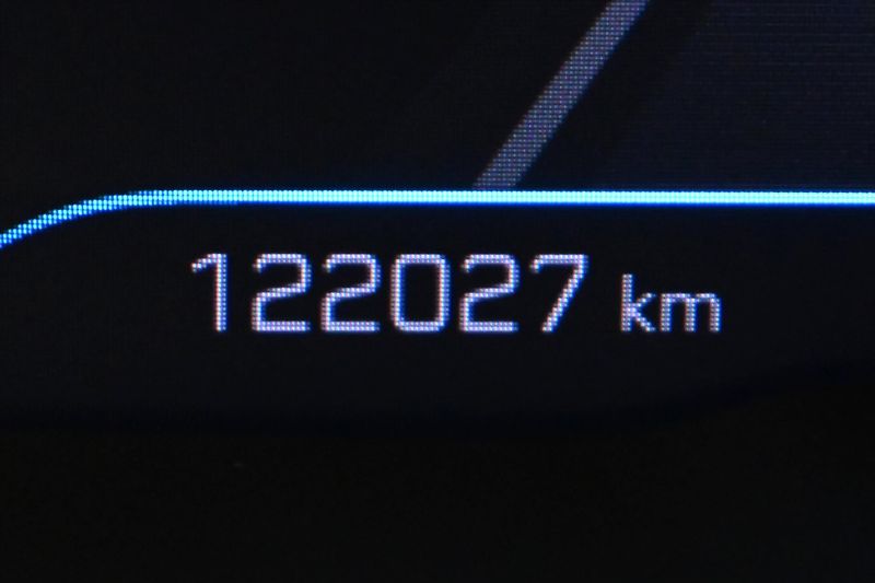 Peugeot 5008 1,5 HDI 96 kW EAT8 7Míst ALLUR - fotka 17 z 32