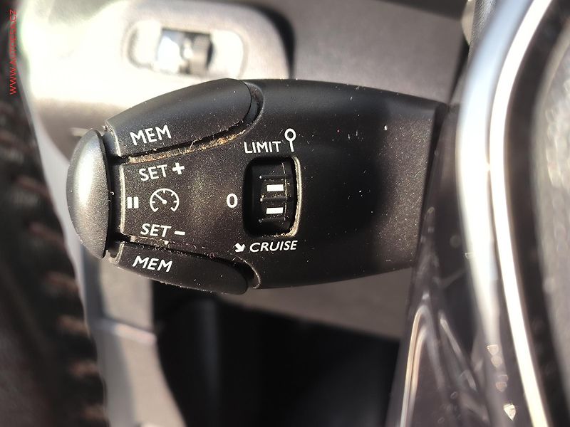 Peugeot Rifter (2019) 1.5HDI, ČR, ALLURE, autoAC - fotka 17 z 21