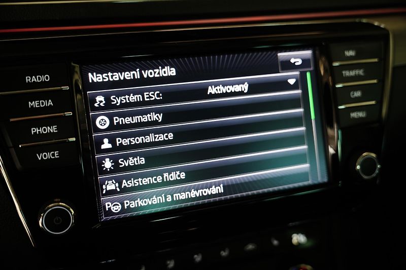 Škoda Superb - fotka 9 z 16