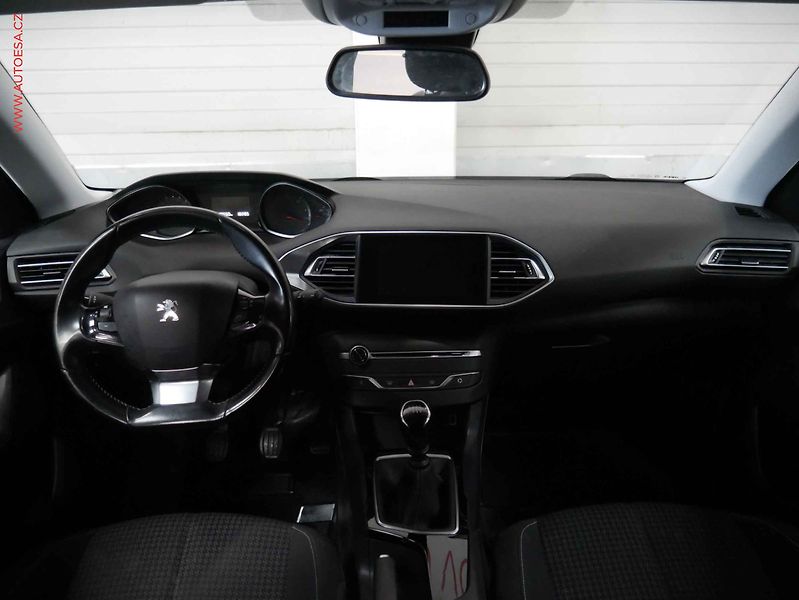 Peugeot 308 (2020) 1.5HDi, ČR, AC, tempo - fotka 8 z 17