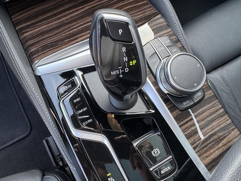 BMW Řada 5 (2023) 520xd, Luxury Line, Panorama - fotka 34 z 48