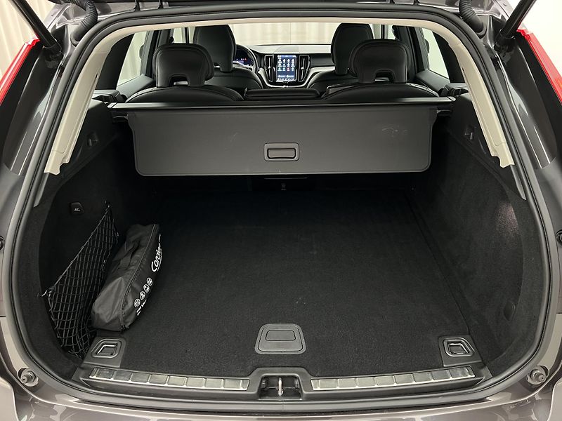 Volvo XC60 B4 INSCRIPTION AUT  - fotka 5 z 40