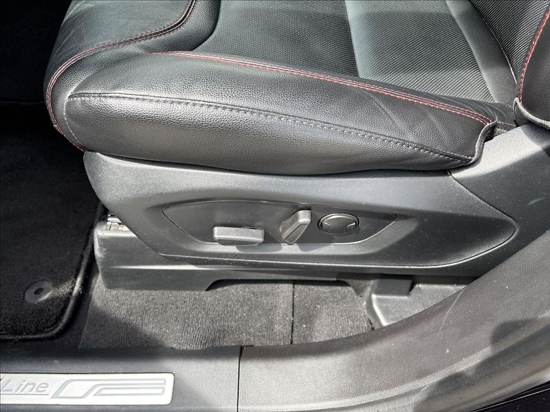 Ford Explorer 3,0 PHEV 336kW ST-Line AWD DPH - fotka 27 z 52
