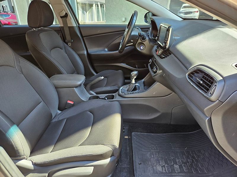 Hyundai i30 1,4 T-GDi 103kW, Style, 1.maj. - fotka 26 z 36