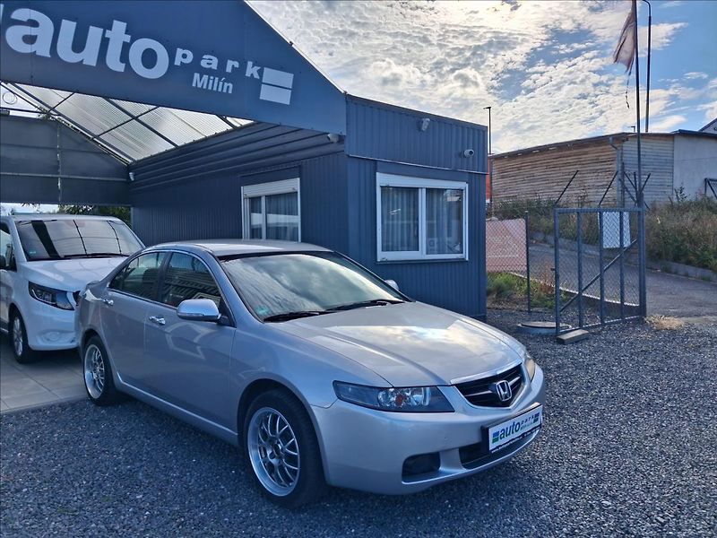 Honda Accord 2,0 114kw - fotka 1 z 14