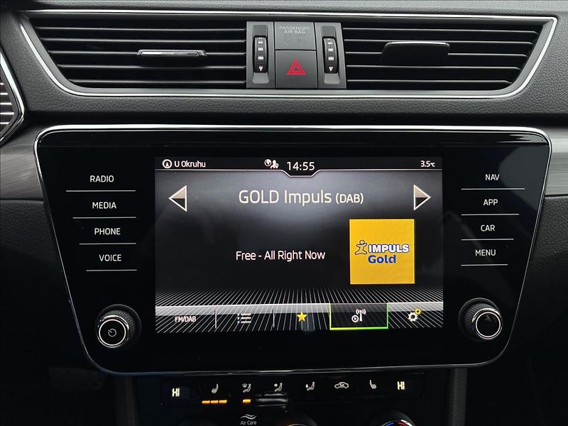 Škoda Superb 2,0 TDI 110kW Style DSG - fotka 35 z 42