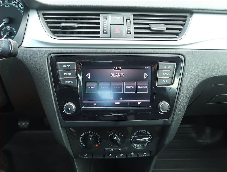 Škoda Rapid (2017) Spaceback 1.0 TSI - fotka 12 z 15