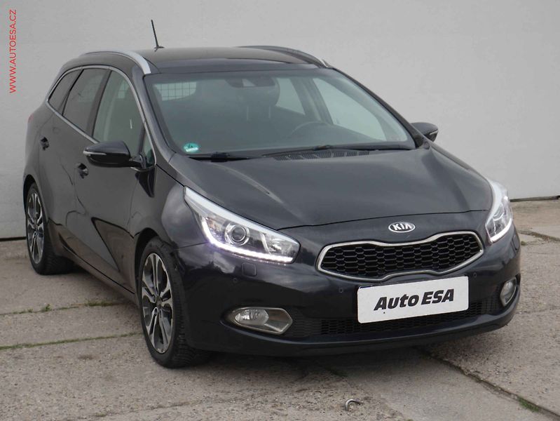 Kia Ceed (2014) 1.6 CRDi, Výhř.sed. - fotografie inzerátu