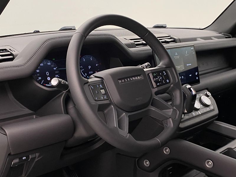 Land Rover Defender 110 D300 X-DYNAMIC SE AWD CZ - fotka 18 z 48