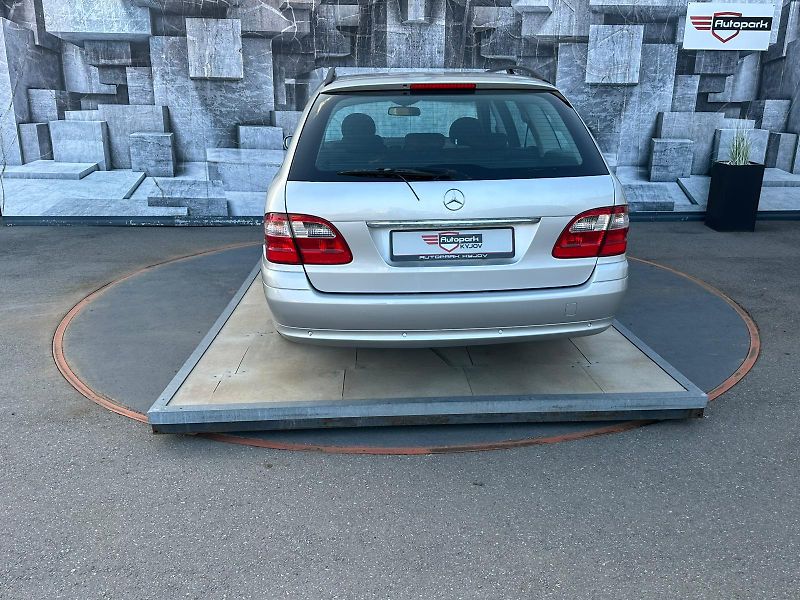 Mercedes-Benz Třídy E (2004) E320CDi,150KW, VYHŘ.SED.,TEMP. - fotka 8 z 24