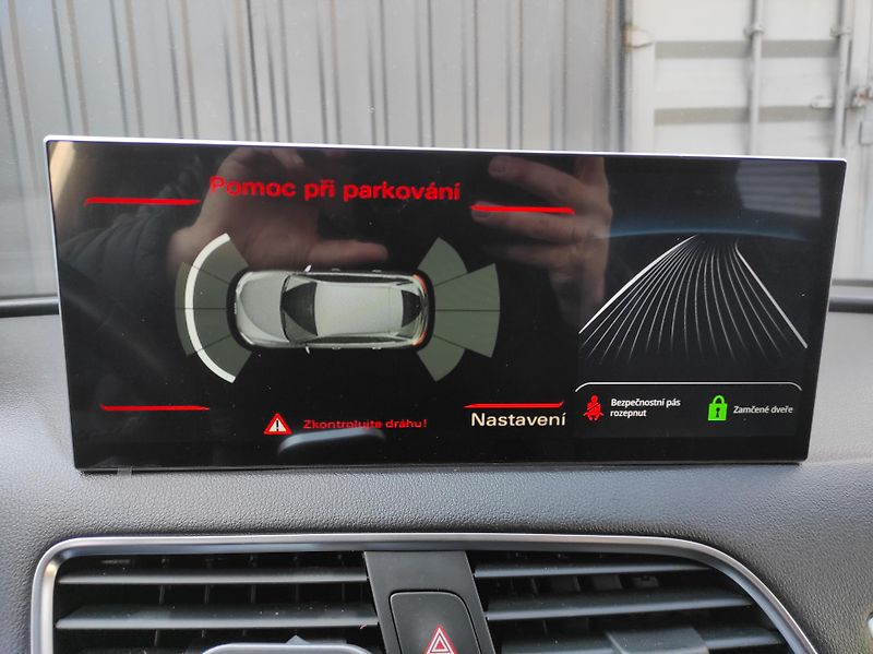 Audi Q3 2,0TDi 4x4,S-Tronic,Sport,ČR - fotka 18 z 49
