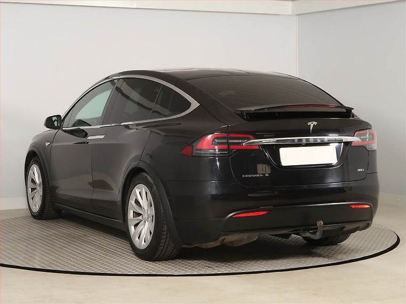 Tesla Model X (2016) 90D, SoH 84% - fotka 4 z 29