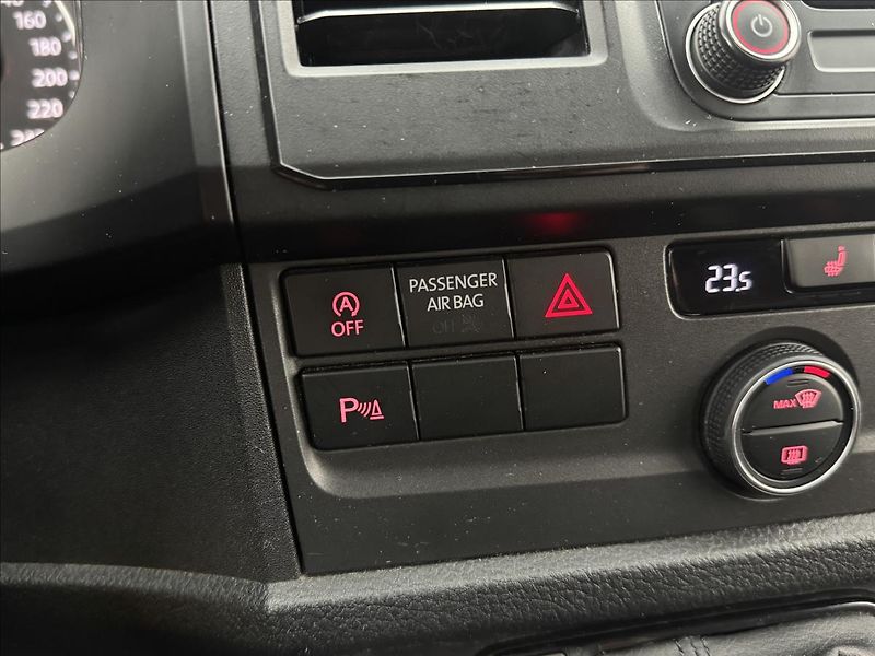 Volkswagen Caravelle 2,0 110kW DSG NZTOP LONG TZ - fotka 21 z 39