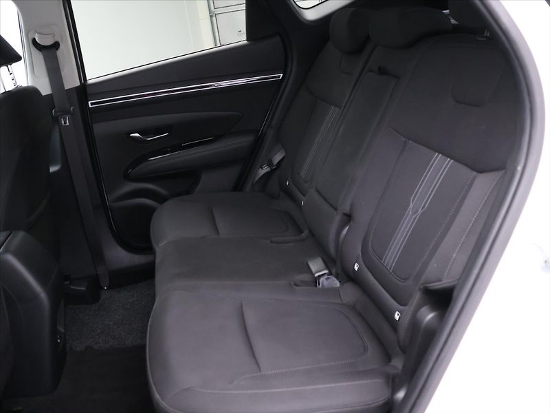 Hyundai Tucson 1,6 T-GDI MHEV 132kW 4x4 CZ DP - fotka 13 z 27