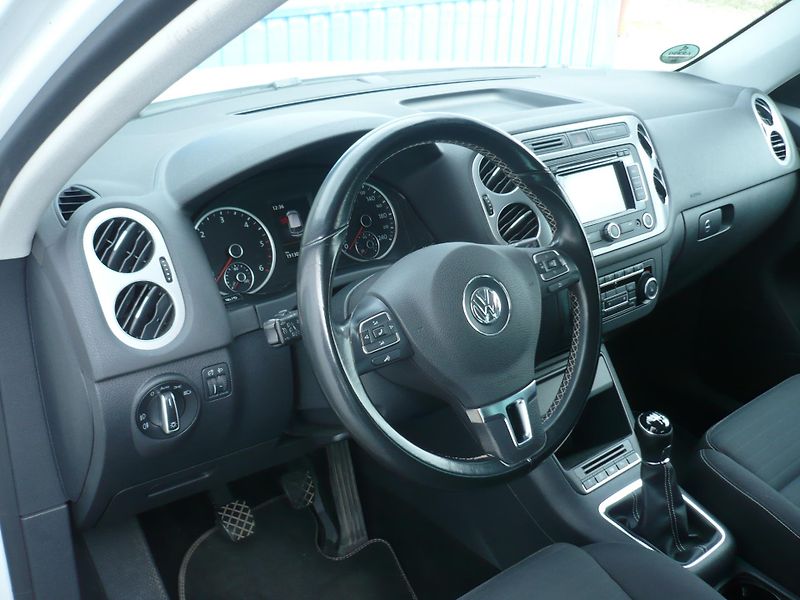 Volkswagen Tiguan 2.0TDI 130Kw 4x4 Klima Navi - fotka 9 z 28