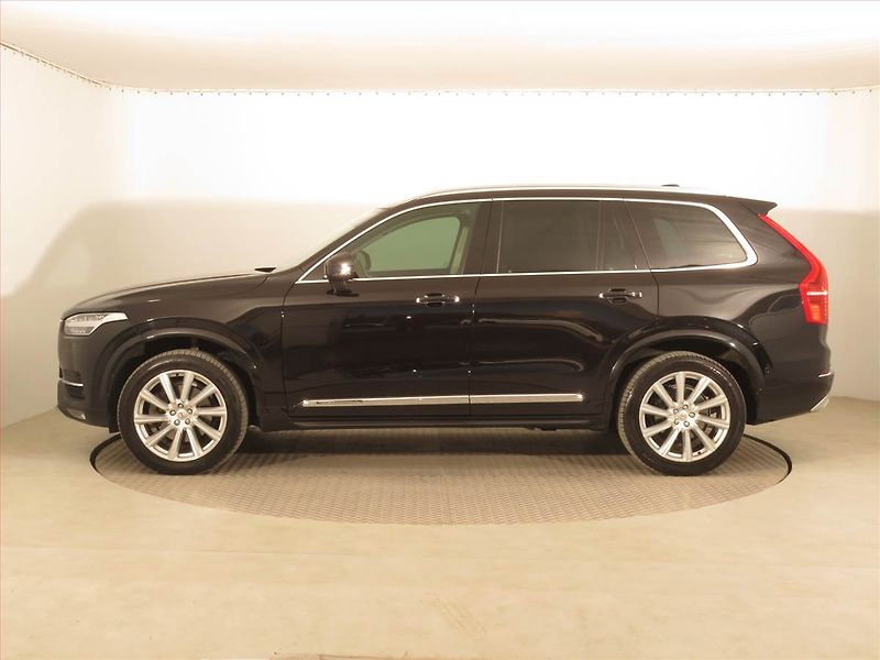 Volvo XC90 (2017) D5 AWD - fotka 3 z 18