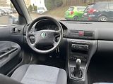 Škoda Octavia (2002) 1,6i 75 Kw Dig.Klima ASR - náhled 11