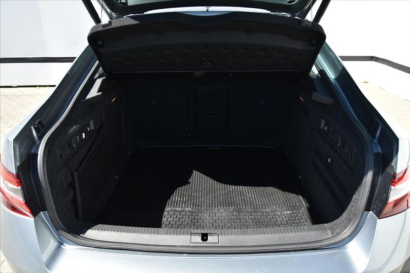 Škoda Superb 2.0 TDI 140kW DSG STYLE ČR - fotka 13 z 32
