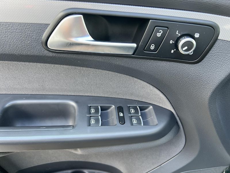 Volkswagen Touran Match 1.4TSi 103kw 7MÍST TAŽNÉ - fotka 12 z 43
