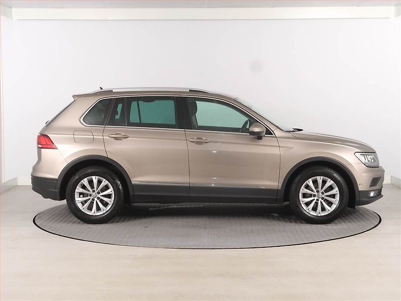 Volkswagen Tiguan (2019) 1.5 TSI, ČR,1.maj, Serv.kniha - fotka 6 z 12