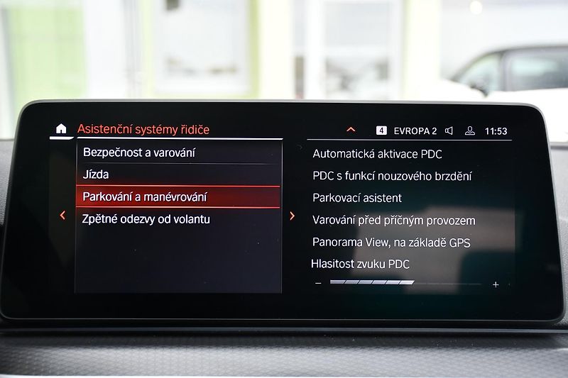 BMW Řada 5 530e PHEV M-SPORT xD HUD 1M ČR - fotka 36 z 39