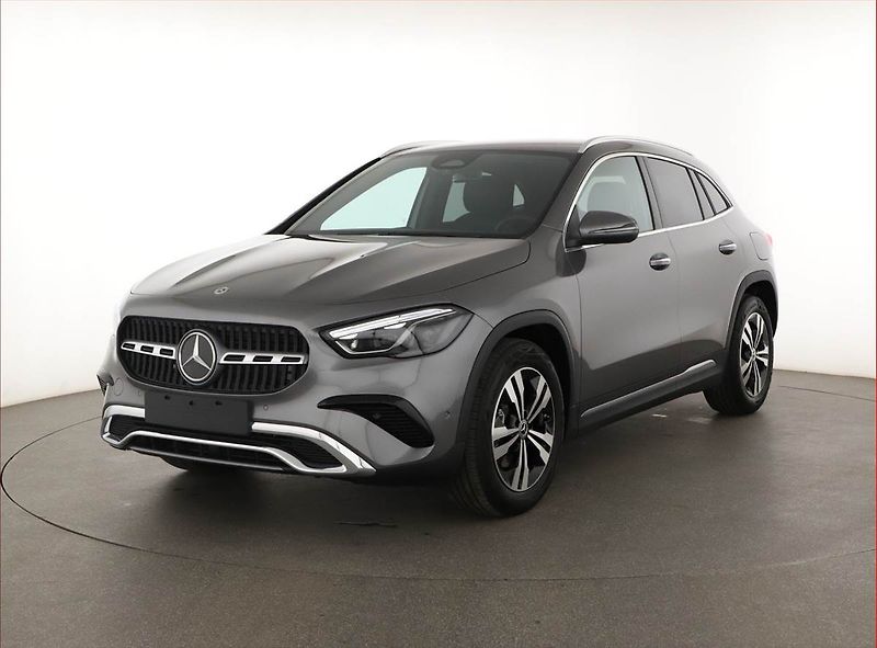 Mercedes-Benz GLA (2025) 200 - fotka 2 z 22