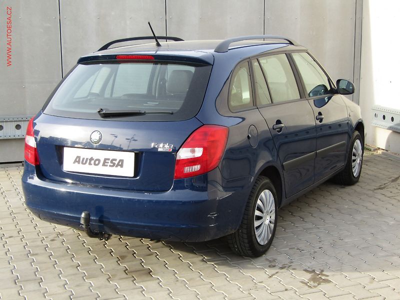 Škoda Fabia (2012) 1.6 TDi, ČR, AC, tažné - fotka 4 z 17