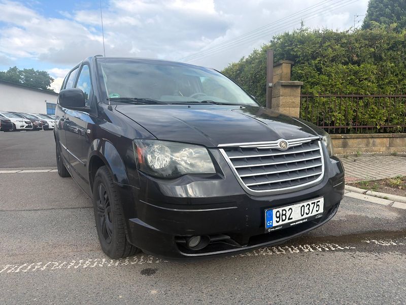 Chrysler Town & Country (2007) 3,8V6 SwivelGo Limit 2007 - fotka 6 z 20