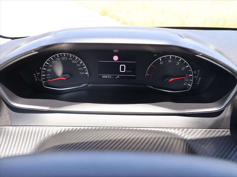 Peugeot 208 1,2 101k Allure CZ 1.Maj DPH - fotka 14 z 24