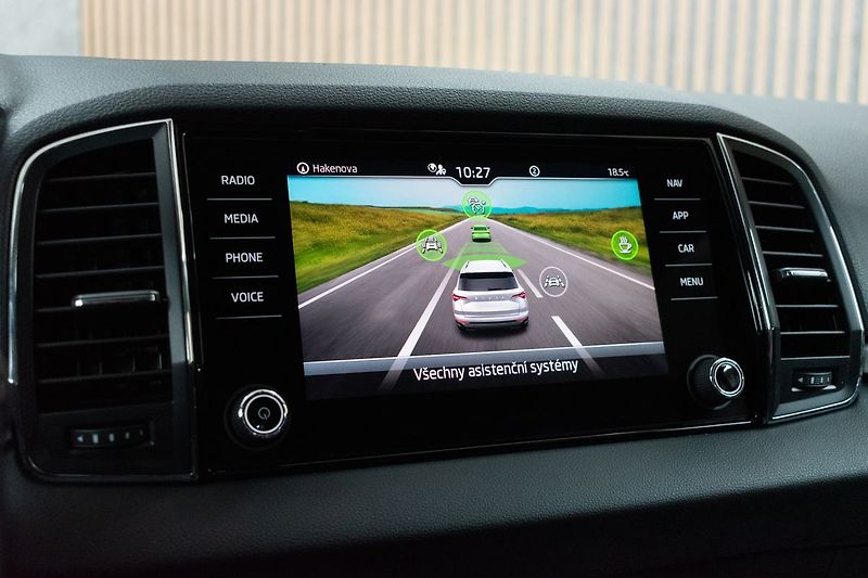 Škoda Karoq 2.0 TDI DSG*ACC*KAMERA*DPH* - fotka 28 z 39
