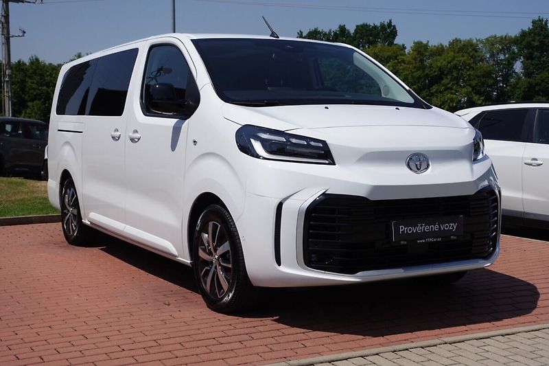 Toyota ProAce Verso 2.0 Diesel 177 - 8 AT VIP 7S S - fotka 3 z 38