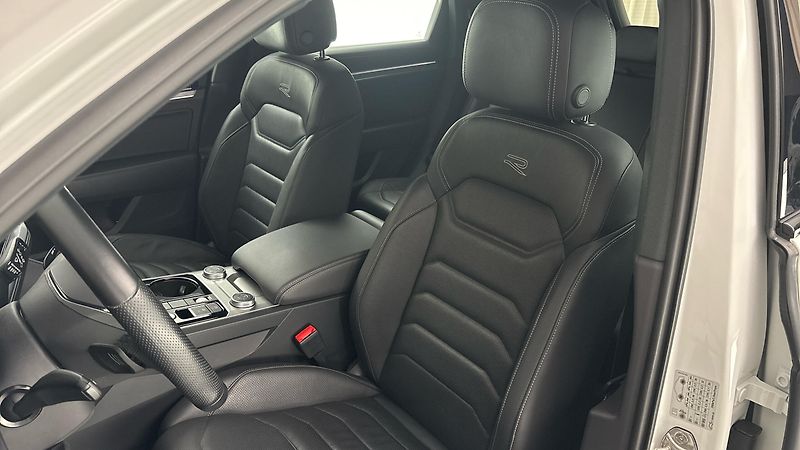 Volkswagen Touareg 3.0 TDI Tiptronic 4MOTION R-Li - fotka 15 z 33