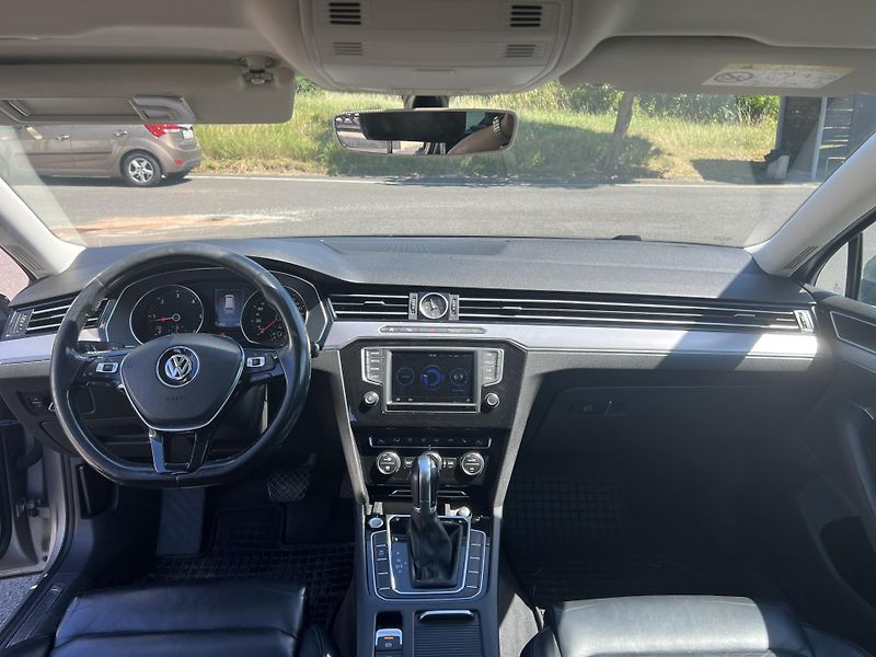 Volkswagen Passat (2014) 2,0TDI, Highline, DSG, STK3/28 - fotka 11 z 15
