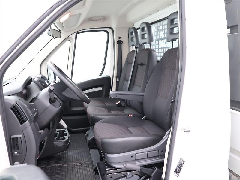 Citroën Jumper 2,2 140 BlueHDi Plus Klima - fotka 10 z 23