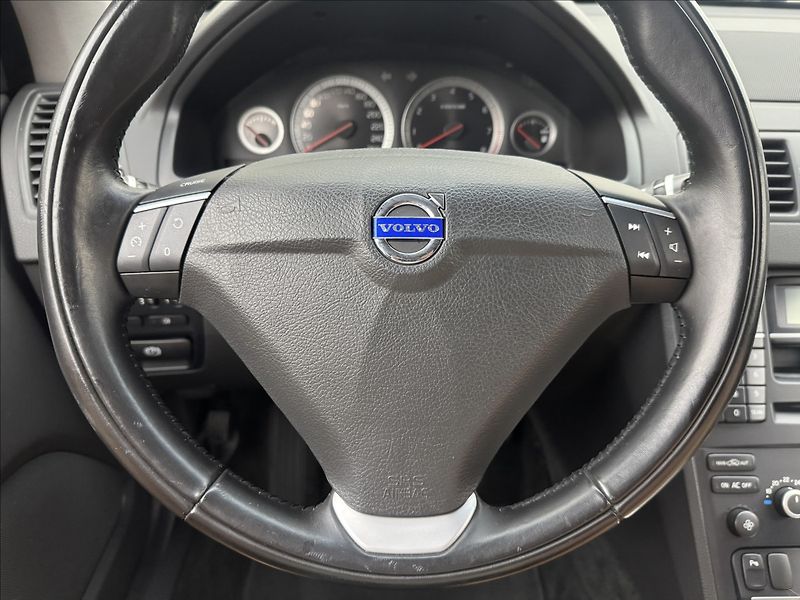 Volvo XC90 3,2 4X4 7-MÍST KŮŽE SENZORY ČR - fotka 9 z 38