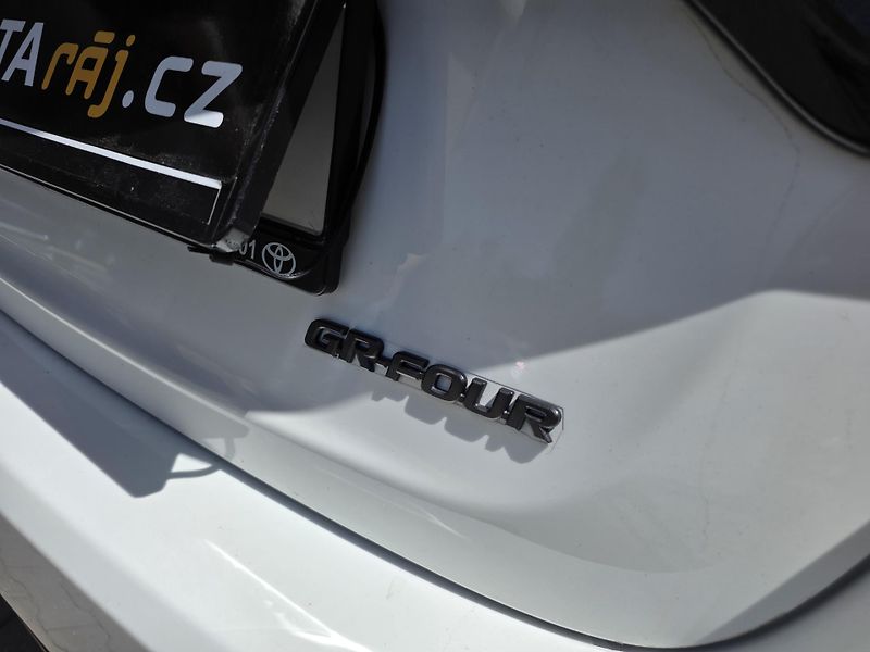 Toyota Yaris 1.6GR-1MAJITEL-OCHR.FOLIE-VOSK - fotka 12 z 16