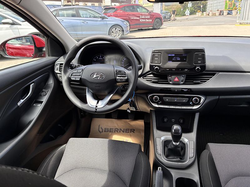 Hyundai i30 WG 1.0T-GDi 88kW ČR DPH TAŽNÉ  - fotka 16 z 24